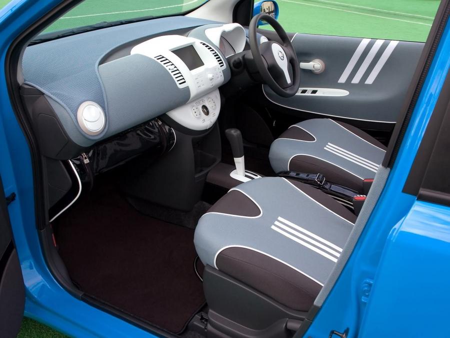  Nissan Note Inspired by Adidas 2005 года  (фото 13 из 14)